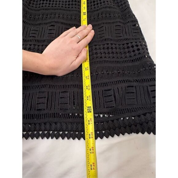 NWT Vince Geo Lace High Neck Tank Top Black Size 4 Eyelet - Picture 8 of 11